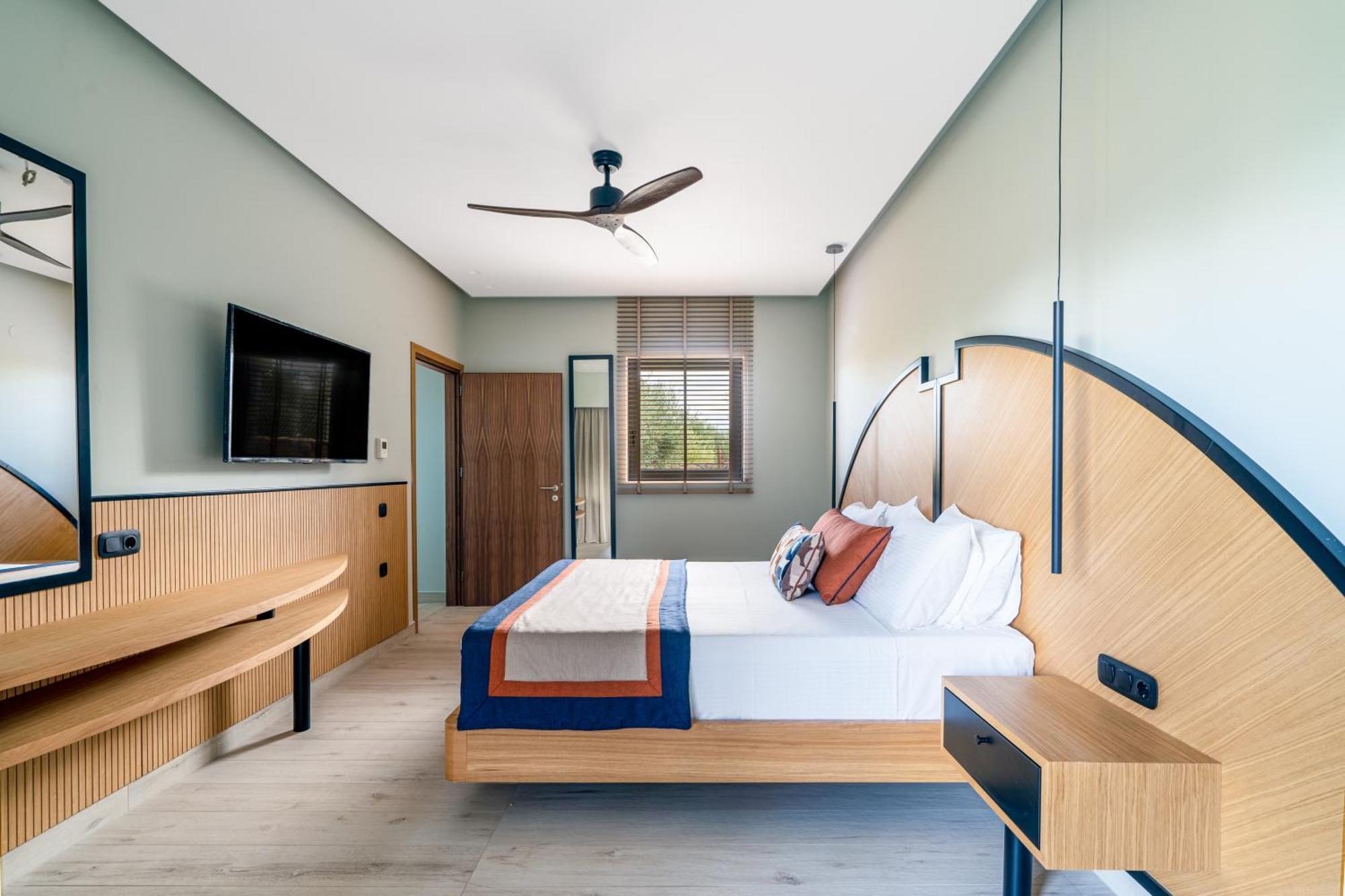 Resort Lyttos 5*
